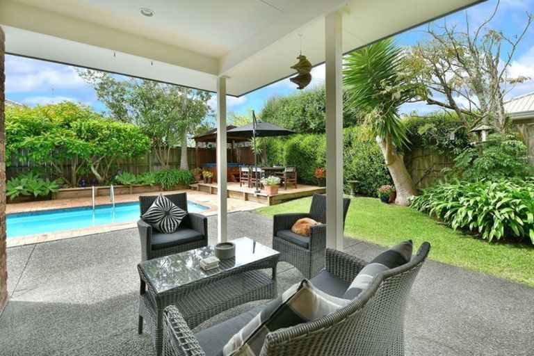 Photo of property in 168 Lakeside Drive, Orewa, 0931
