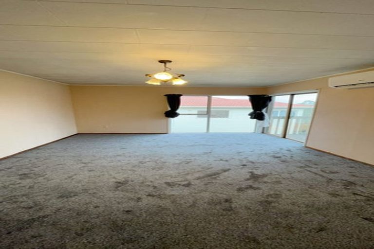 Photo of property in 1/65 Lavery Place, Sunnynook, Auckland, 0632