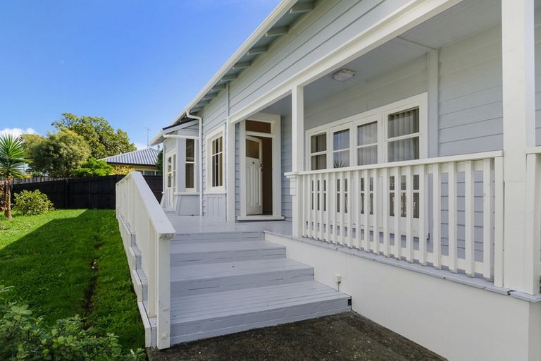 Photo of property in 1 Village Place, Tuakau, 2121