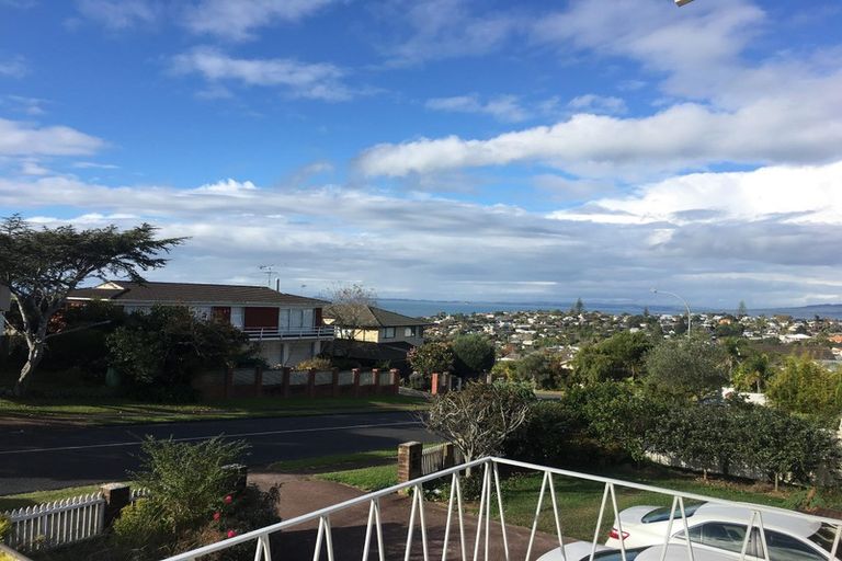 Photo of property in 1/369 East Coast Road, Mairangi Bay, Auckland, 0630
