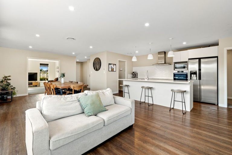 Photo of property in 28 Rotomanu Place, Pyes Pa, Tauranga, 3112