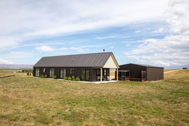 Photo of property in 20 Golden Heights Road, Springvale, Alexandra, 9393