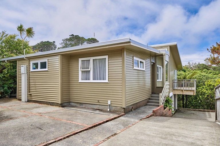 Photo of property in 3 Flint Way, Northland, Wellington, 6012