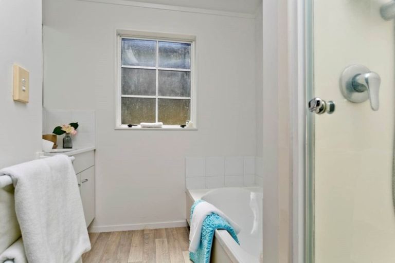 Photo of property in 88 Stapleford Crescent, Browns Bay, Auckland, 0630