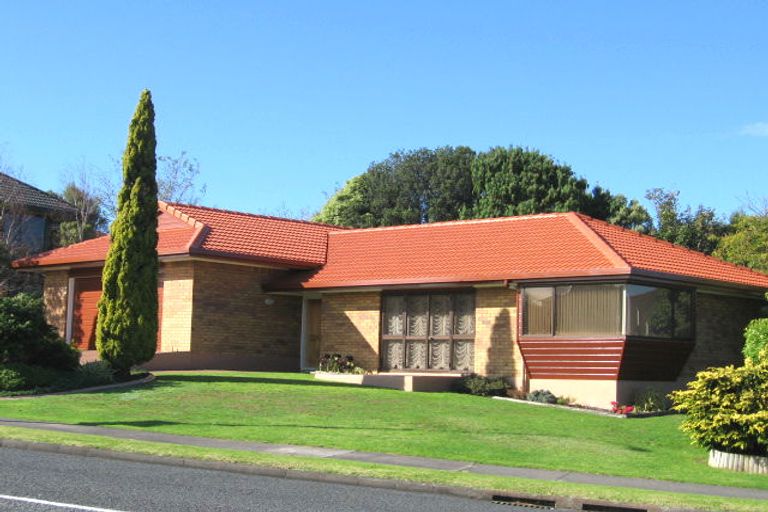 Photo of property in 8 Meadowland Drive, Somerville, Auckland, 2014