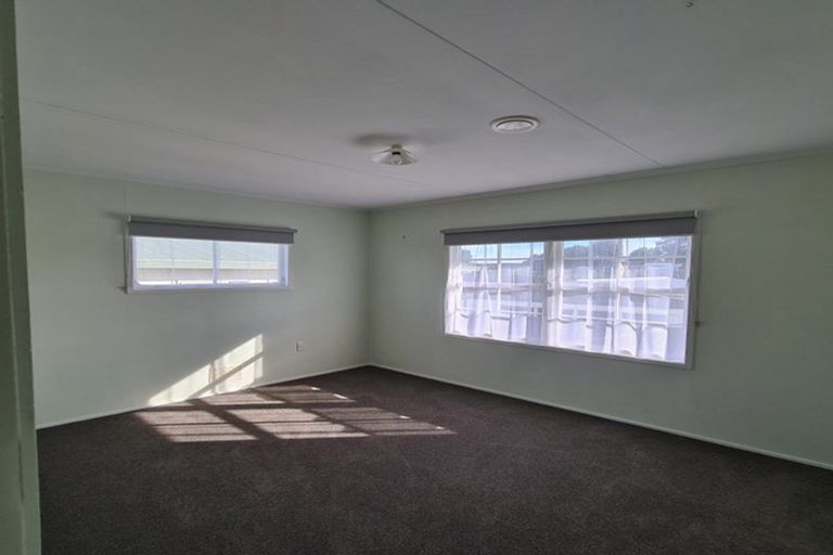 Photo of property in 61 Sandspit Road, Waiuku, 2123