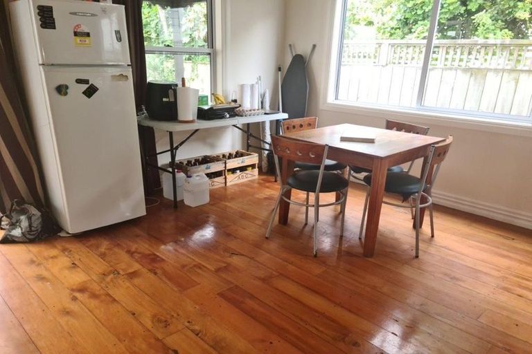 Photo of property in 18 Cruickshank Street, Kilbirnie, Wellington, 6022