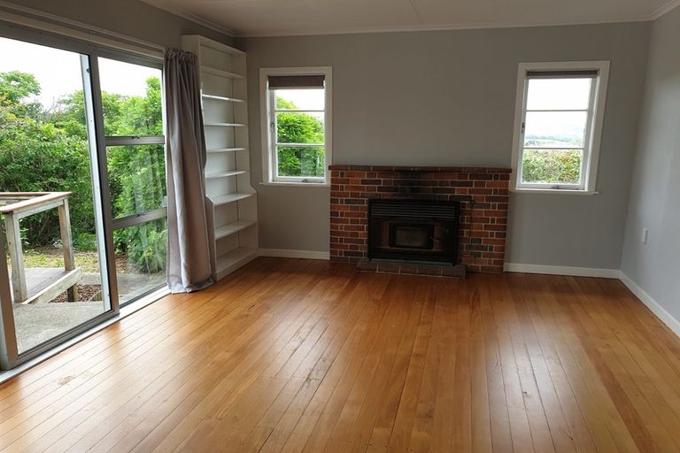 Photo of property in 32 View Street, Maungaturoto, 0520