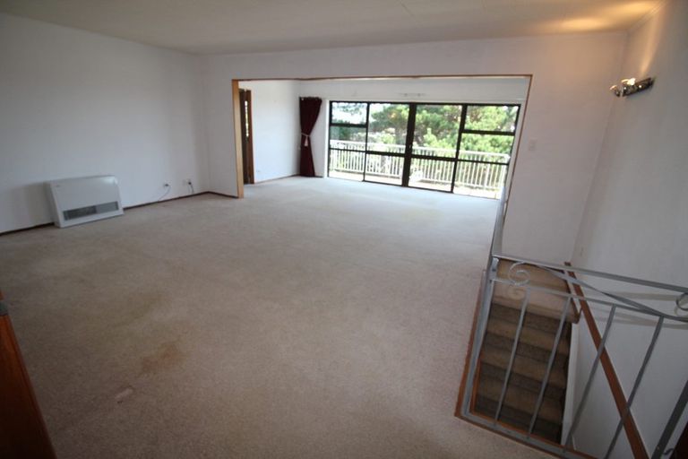 Photo of property in 40 Bancroft Terrace, Newlands, Wellington, 6037