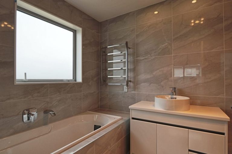 Photo of property in 16 Hikuawa Road, Flat Bush, Auckland, 2019