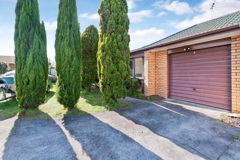 Photo of property in 1/64 Sunderlands Road, Half Moon Bay, Auckland, 2012