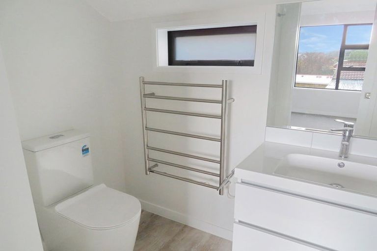 Photo of property in 90b Cambridge Terrace, Waterloo, Lower Hutt, 5011