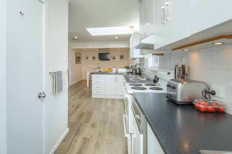 Photo of property in 12 Cranbrook Avenue, Burnside, Christchurch, 8053