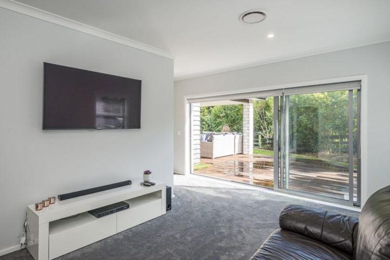 Photo of property in 2 Stoneleigh Grove, Paraparaumu, 5032