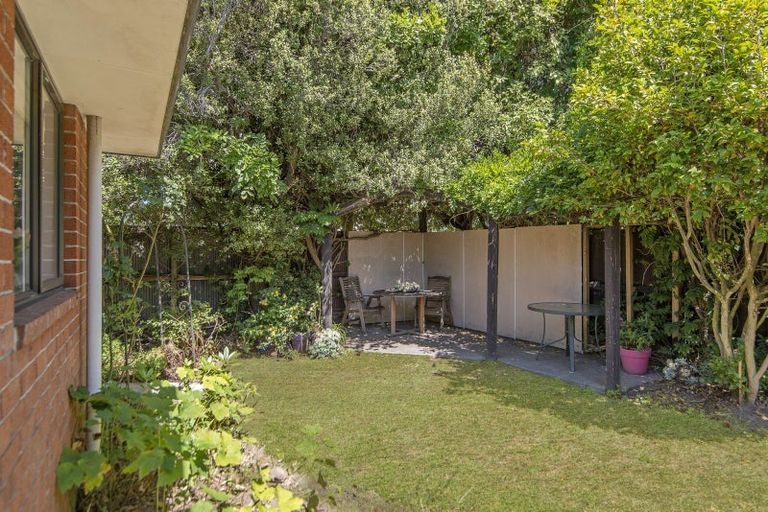 Photo of property in 2/1 Thornhill Place, Sockburn, Christchurch, 8042