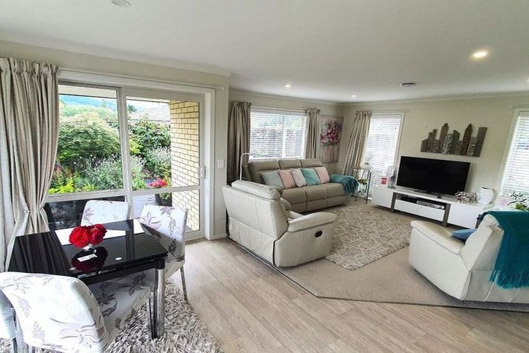 Photo of property in 19 Eric Batchelor Place, Waimate, 7924