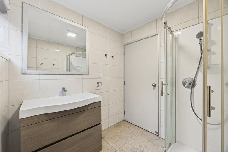 Photo of property in 70 De Quincey Terrace, Highland Park, Auckland, 2010