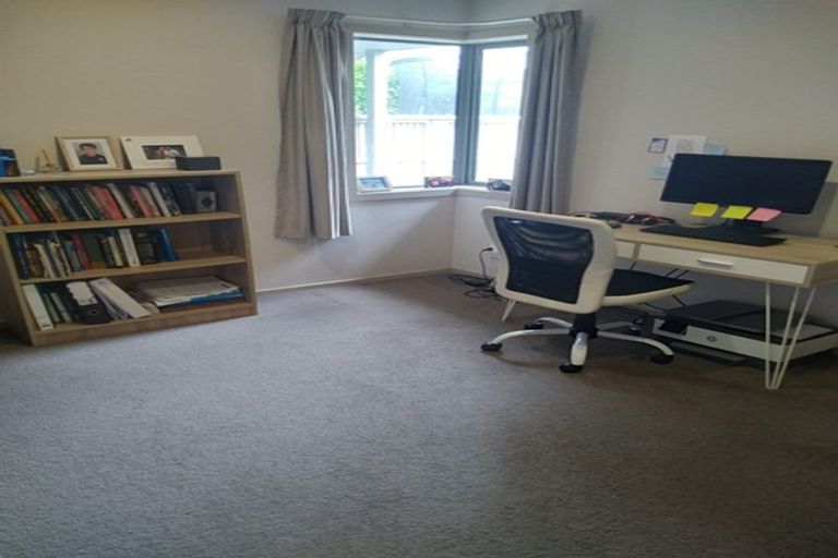 Photo of property in 30 Te Puia Drive, Aotea, Porirua, 5024