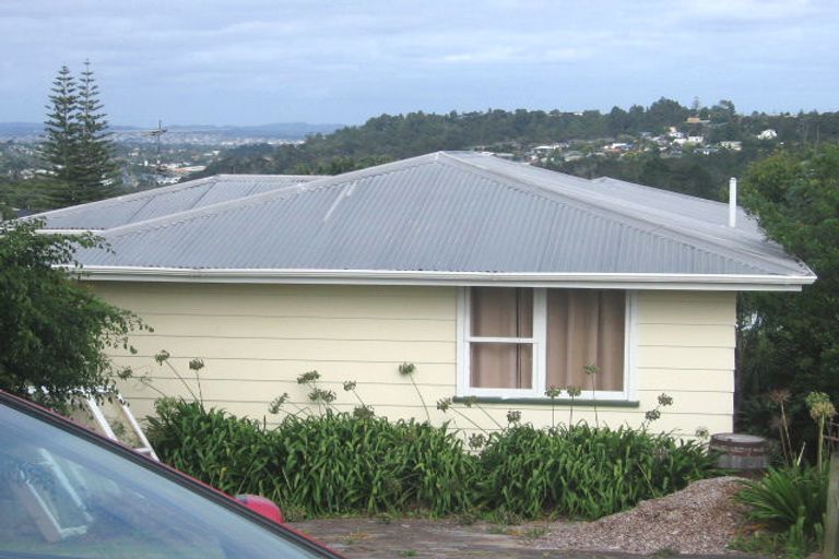 Photo of property in 14 Mayfield Road, Glenfield, Auckland, 0629