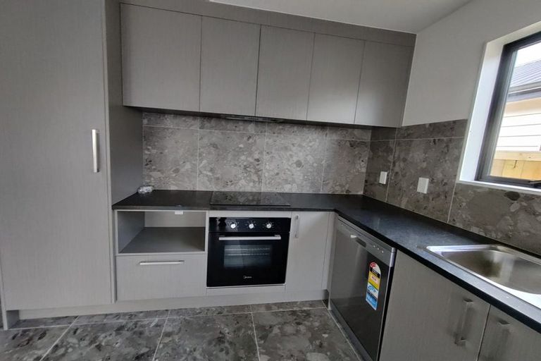 Photo of property in 1 Tributary Parade, Karaka, Papakura, 2113