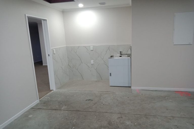 Photo of property in 21 Black Beech Crescent, Takanini, 2110