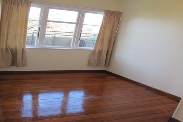 Photo of property in 12 Kitchener Place, Opawa, Christchurch, 8023