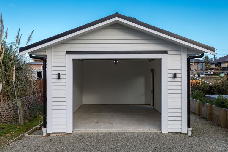 Photo of property in 11 Exeter Street, Waimate, 7924