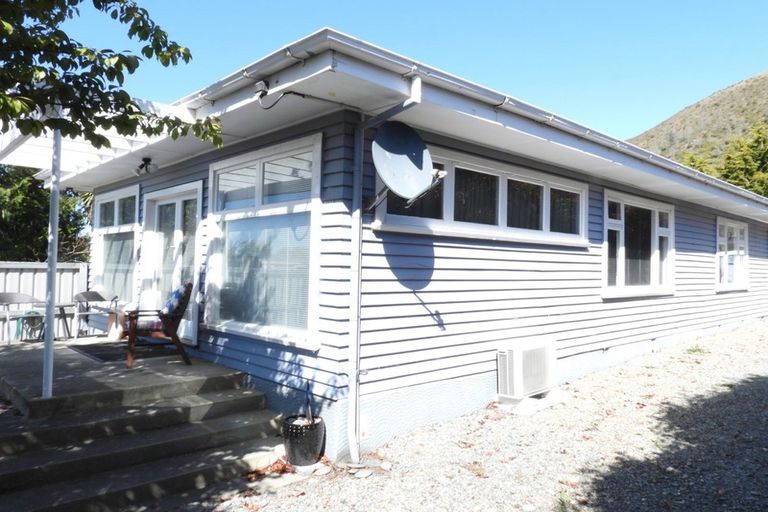 Photo of property in 77 Bledisloe Street, Kurow, 9435