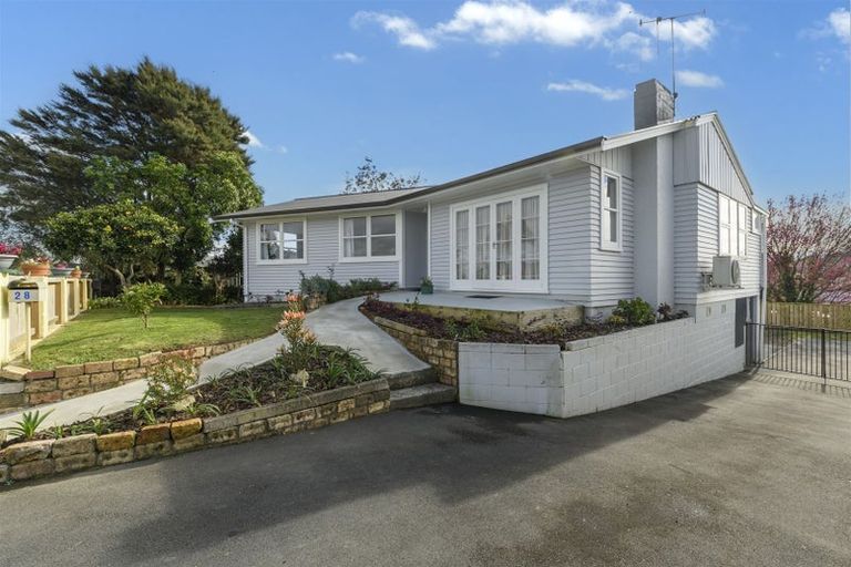Photo of property in 28 Woodford Avenue, Brookfield, Tauranga, 3110