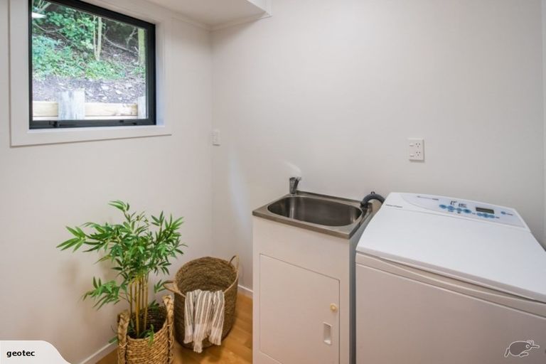 Photo of property in 18 Appleton Place, Karori, Wellington, 6012