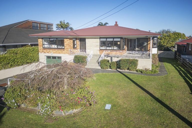 Photo of property in 10 Renwick Street, Papakura, 2110