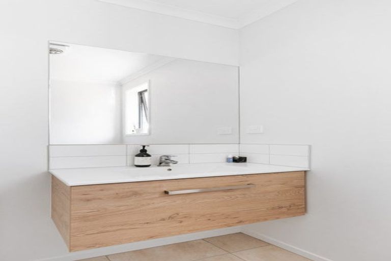 Photo of property in 78 Bert Wall Drive, Omokoroa, 3114