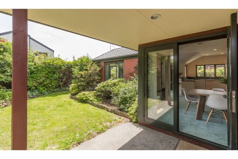 Photo of property in 6 Oakview Lane, Cashmere, Christchurch, 8022