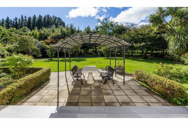 Photo of property in 1 Davison Road, Rotherham, 7379