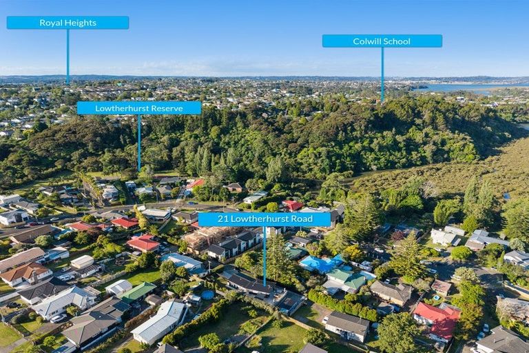 Photo of property in 21 Lowtherhurst Road, Massey, Auckland, 0614