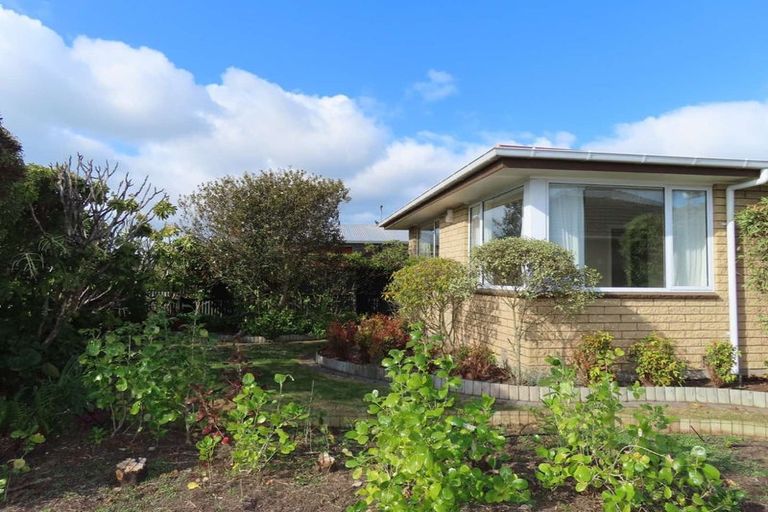 Photo of property in 35 Woodgrove Avenue, North New Brighton, Christchurch, 8083