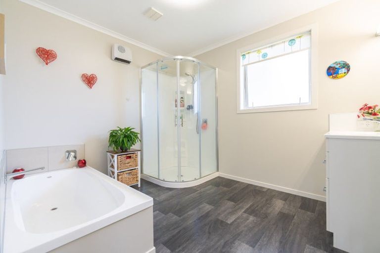 Photo of property in 9 Hidden Lakes Avenue, Te Anau, 9600