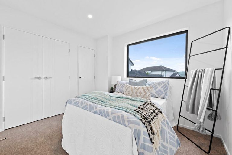 Photo of property in 4 Auden Close, Somerville, Auckland, 2014