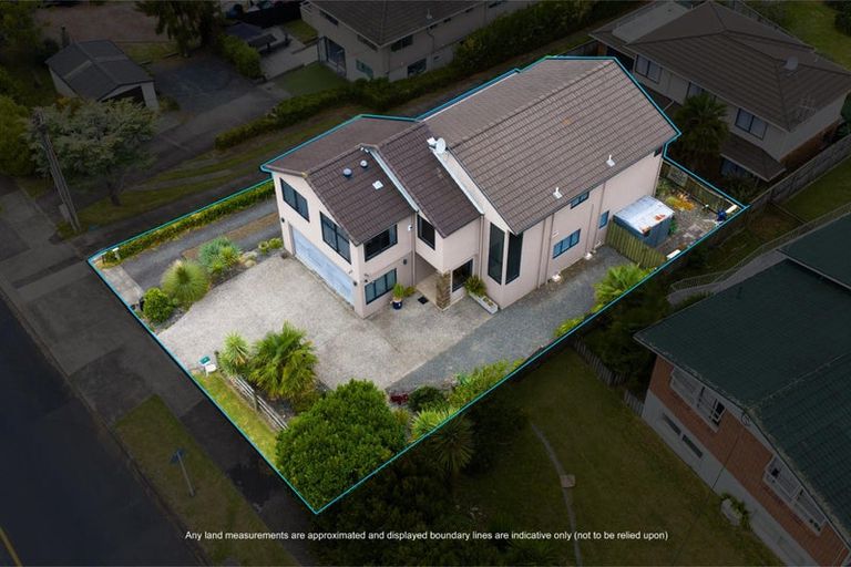 Photo of property in 207 Royal Road, Massey, Auckland, 0614
