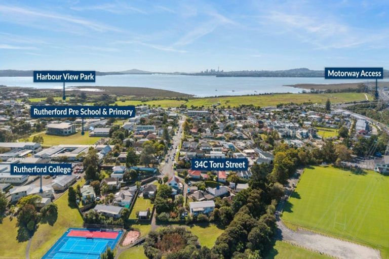Photo of property in 34c Toru Street, Te Atatu Peninsula, Auckland, 0610
