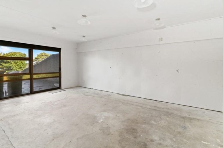 Photo of property in 9 Tirita Street, Kawaha Point, Rotorua, 3010