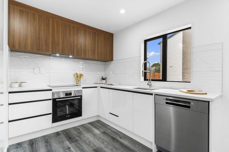 Photo of property in 7c Gladfield Lane, Te Atatu Peninsula, Auckland, 0610