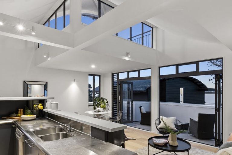 Photo of property in 63a Beresford Street, Bayswater, Auckland, 0622