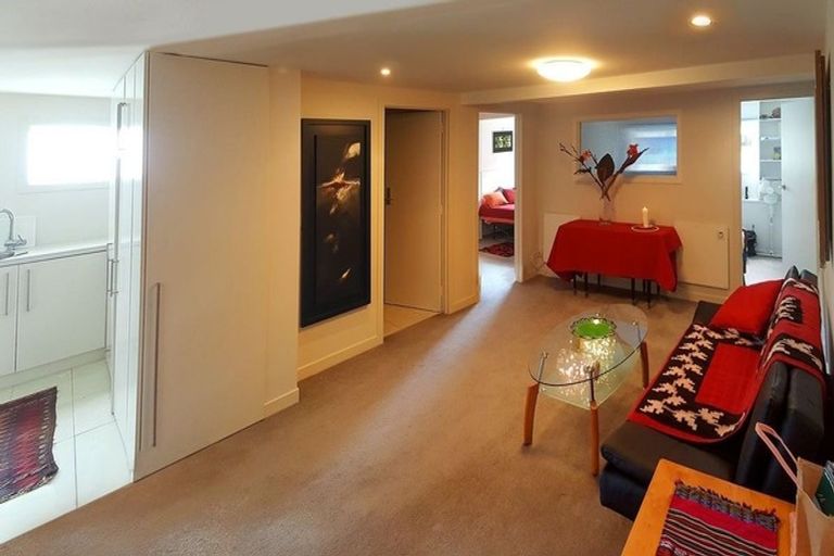 Photo of property in 148 Luckens Road, West Harbour, Auckland, 0618