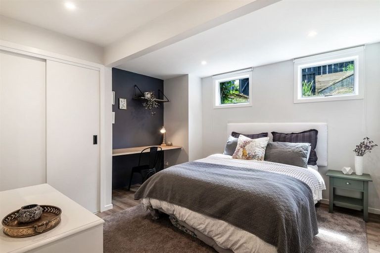 Photo of property in 52 Tiri Tiri Road, Birkdale, Auckland, 0626