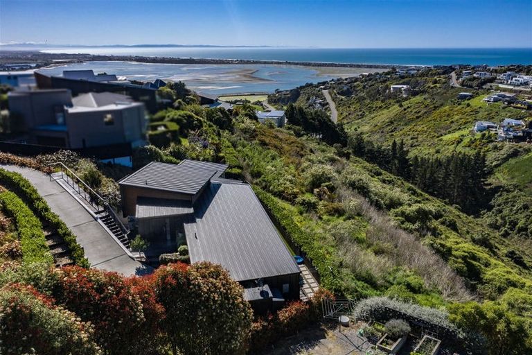 Photo of property in 17 Drayton Drive, Mount Pleasant, Christchurch, 8081