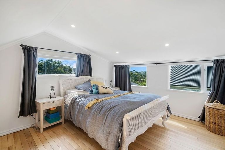 Photo of property in 28 Rangatira Road, Birkenhead, Auckland, 0626