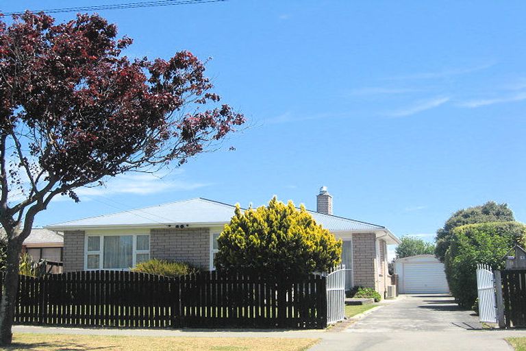 Photo of property in 51 Baynes Street, Burwood, Christchurch, 8083