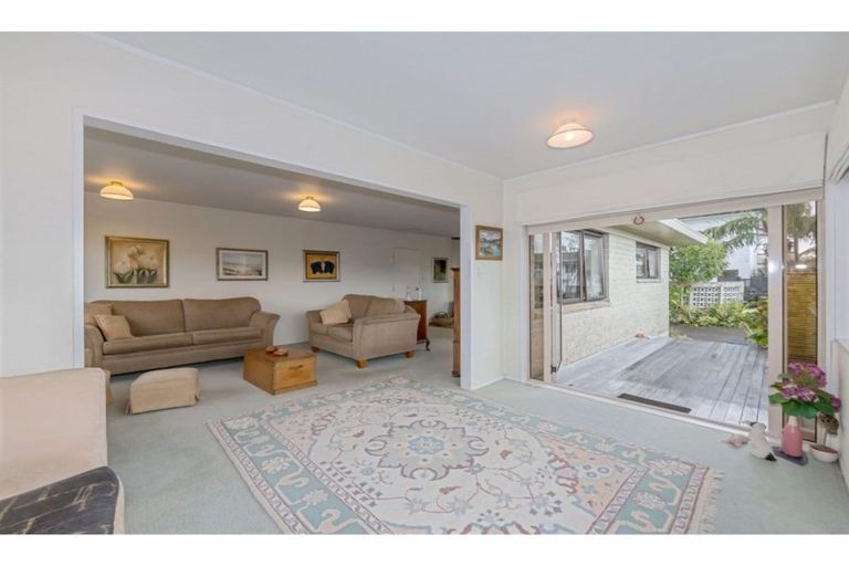 Photo of property in 2/3 Elgin Place, Red Beach, 0932