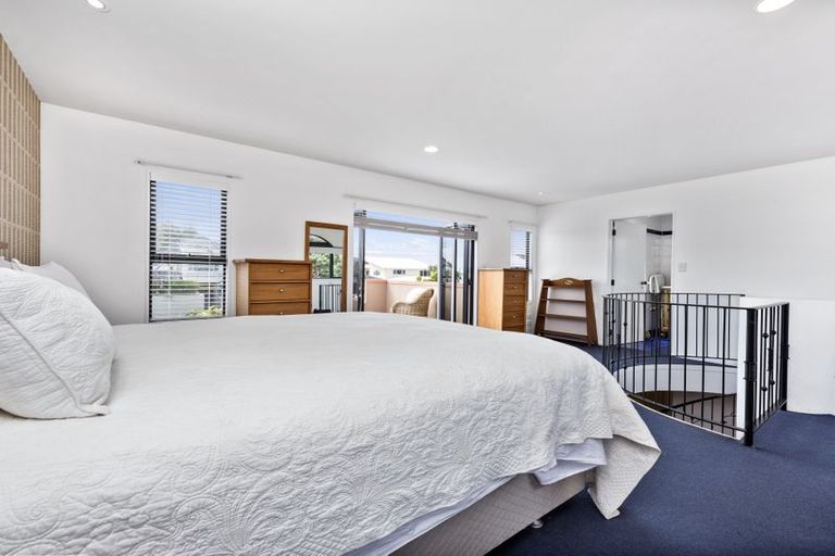 Photo of property in 80 Karewa Parade, Papamoa Beach, Papamoa, 3118